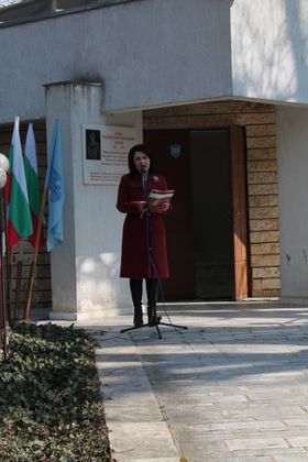 Добрич: С поклонение и поднасяне на венци на Костницата в градския парк на Каварна бяха отбелязани 141 години от Освобождението на България