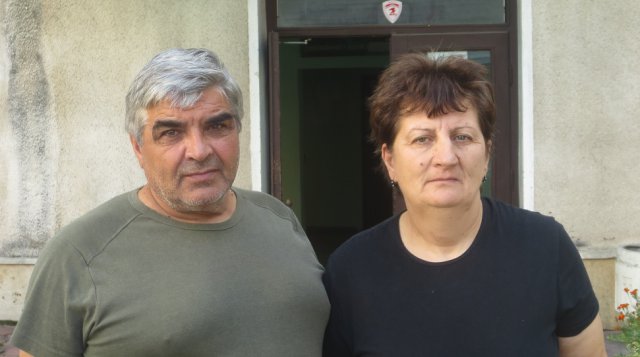 Семейство дойде от Забърдо да си търси късмета, но изпадна в беда