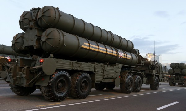 Турция се отдалечава от НАТО със сделката за руските С-400
