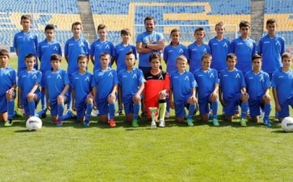 Децата на Левски вдигнаха купата "Котков и Михайлов“