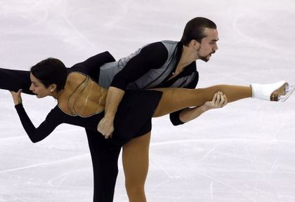 Първа голяма победа за Столбова и Климов