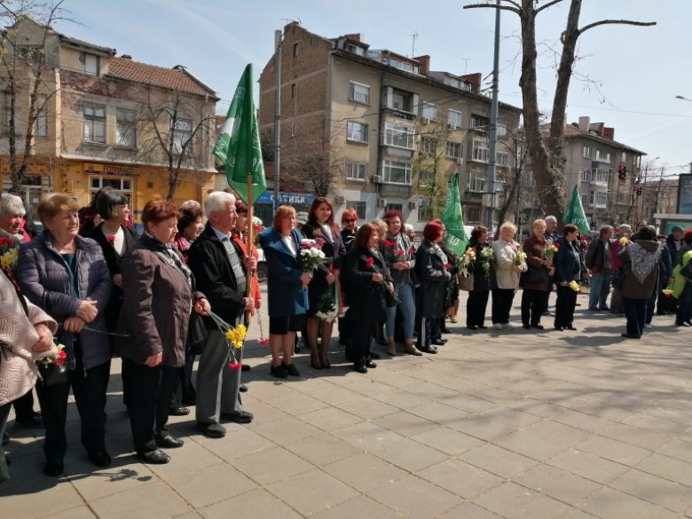 Бургас: Десетки граждани и общественици се включиха в честванията по повод Деня на Тракия