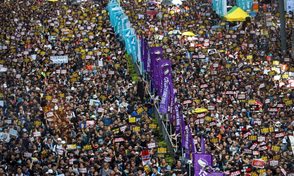 Протести в Хонконг искат разследване на полицията