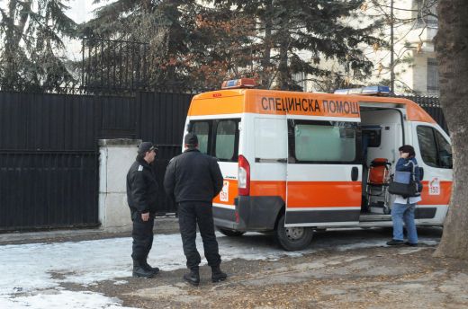 Жена с джип помете дете с колело пред полицията