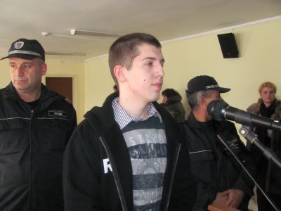Кърджали в паника: Двойният убиец Джунейт се разхождал на свобода