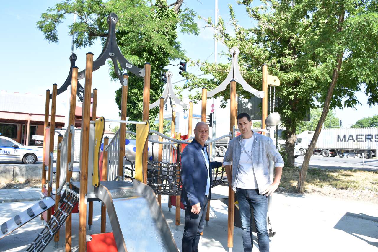Изграждат най-голямата детска площадка в Пловдив! Ето къде (Снимки)