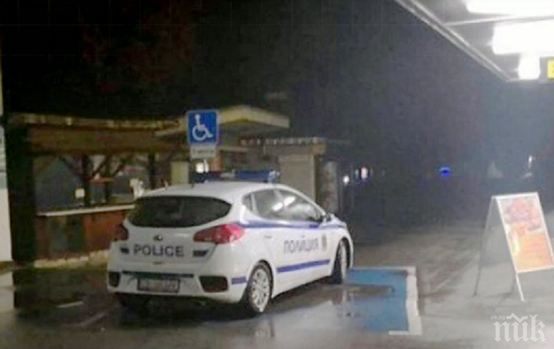 Глобиха полицай - паркирал патрулката на място за инвалиди