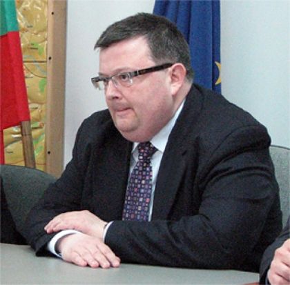 Цацаров награди четири пловдивски прокурори с грамоти