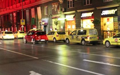 Таксиджиите правят картел: 20 лева твърда цена за курс по Нова година!