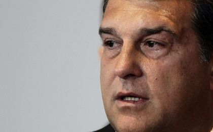 Президентите на Барса почитат Кройф на Ел Класико