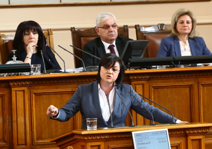 Корнелия Нинова с трогателни думи към лекарите