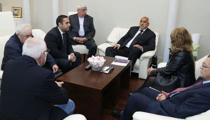 КЗК отново ще разглежда придобиването на