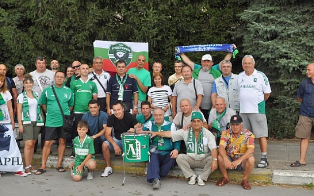 Два автобуса с фенове на Лудогорец тръгнаха към Подгорица