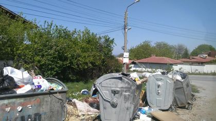 Вилната зона в Белащица потъна в боклук