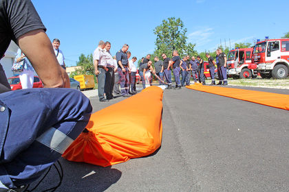 Хасковската пожарна с нови водни бариери за справяне с наводненията