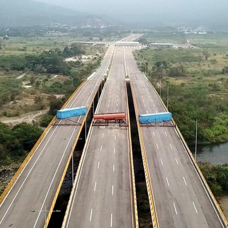 ТАСС: Президентът на Колумбия разпореди да се върнат камионите с хуманитарна помощ за Венецуела