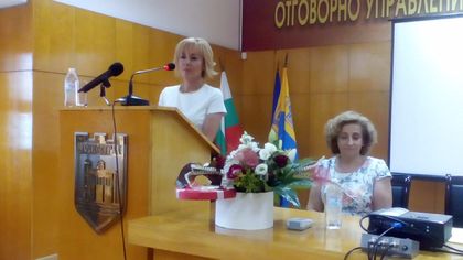 Мая Манолова: Почти 90 процента от българските деца са жертва на сексуален тормоз