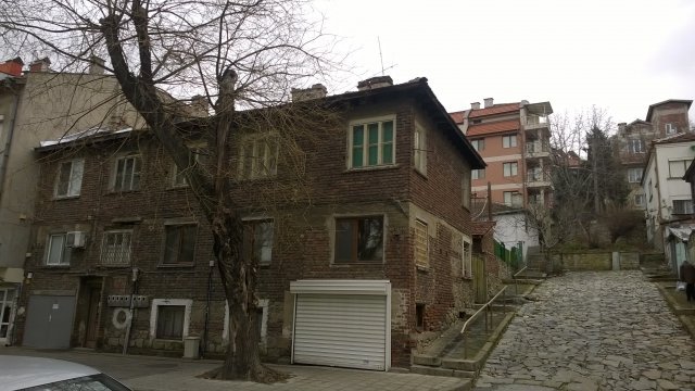 Пловдивчанка се хвърли от 8-мия етаж на блок на ул. "Данаил Николаев"