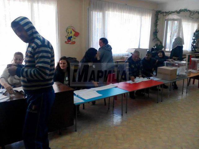 Мистерия: Дубликатът на Тодор Попов се
появи, гласува и пак изчезна