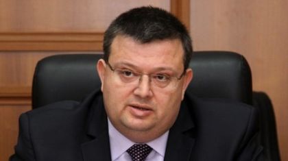 Цацаров поиска прекратяване на фондация, незаконно финансирала партия ДОСТ