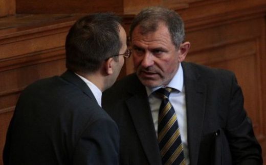 До 3 години затвор и до 5000 лв. глоба искат за проповядване на комунизъм