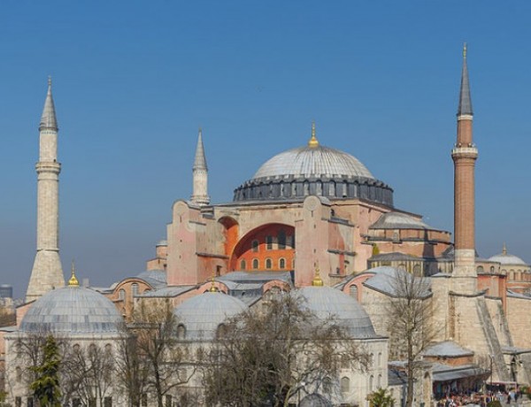 Гърция и ЮНЕСКО скочиха на Турция за Света София