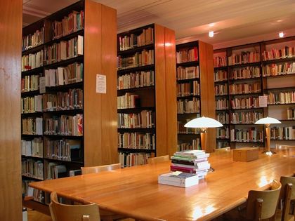 Габрово: Библиотеката в града разполага с онлайн система за заявки на книги и удължаване на срокове за взимане