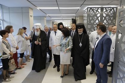 Председателят на Народното събрание Цвета Караянчева присъства на откриването на роботизирана хирургична система „Da Vinci“ в болница “Майчин дом” в София