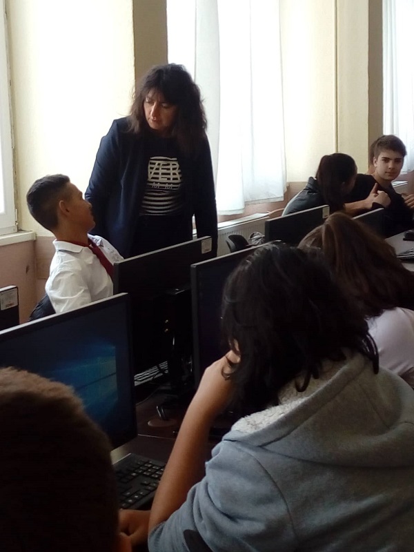 Нов компютърен кабинет по машиностроене бе открит в Професионална гимназия „Иван Хаджиенов” в Казанлък