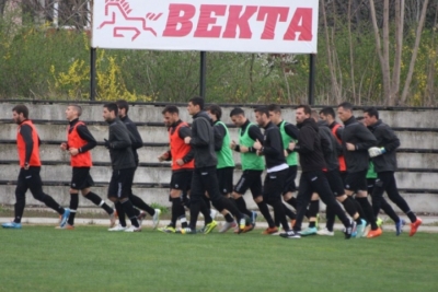 Локо тренира на Векта до края на сезона