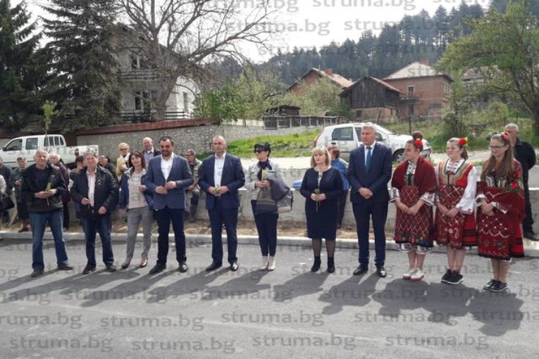 В Баня прерязаха лентата на новия компенсаторен резервоар за минерална вода