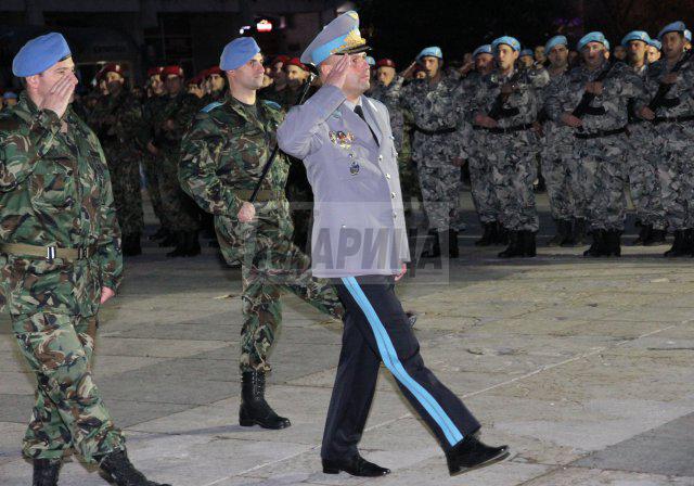 Вижте тържествената заря-проверка в Пловдив (СНИМКИ)