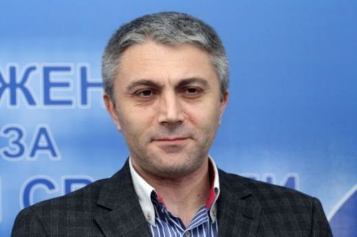 Починал роднина накарал Карадайъ да се обърне към политиката