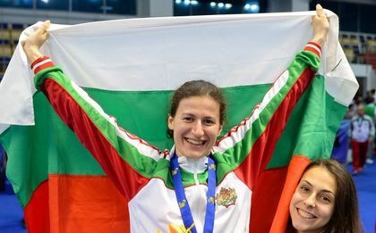 Линда Зечири влезе в основната схема в Германия
