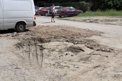 Погват кметове за мръсни пътища
