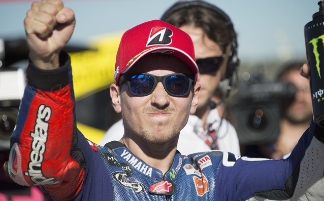 Роси кара страхотно, но Лоренсо взе титлата в MotoGP