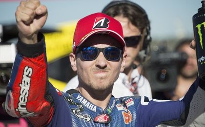 Роси кара страхотно, но Лоренсо взе титлата в MotoGP