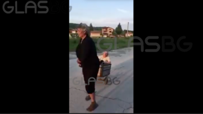 Уникално ВИДЕО от Северозапада! Жена тегли в количка пиян мъж, той я псува, тя не му остана длъжна! (18+ ЗАДЪЛЖИТЕЛНО)