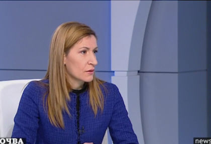 Ангелкова: Избягвайтe туроператори, чиито имена светят в червено в Националния туристически регистър