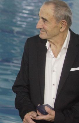 Отиде си легенда на плуването и водната топка