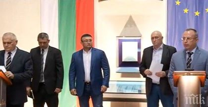 ИЗВЪНРЕДНО! Провокациите на Корнелия Нинова отложили евтаназията! Порожанов и Радев отиват в парламента да търсят подкрепа от депутатите
