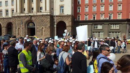 СНИМКИ в PlovdivGlas от протеста на пловдивските лекари в столицата