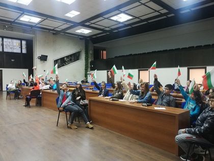 Благоевград: Ученици се представиха отлично в кръг „Знание“, част от инициативата „Училище на годината“