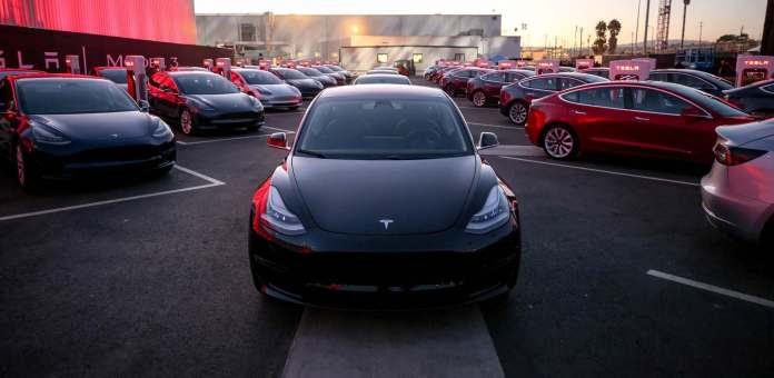 Мъск: „Tesla ще има рекордно тримесечие, ако се справим с логистиката“
