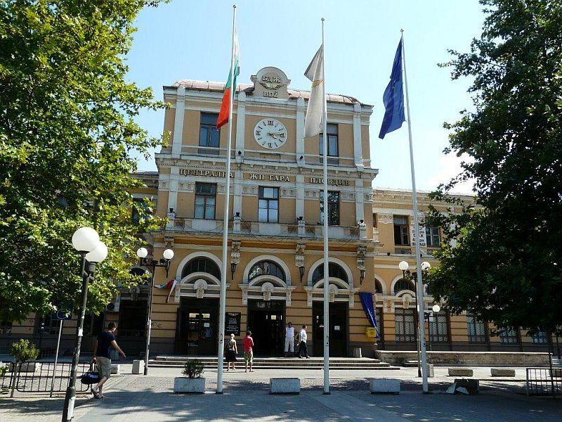 Обновяват площада пред Централна гара за 1,1 милион лева