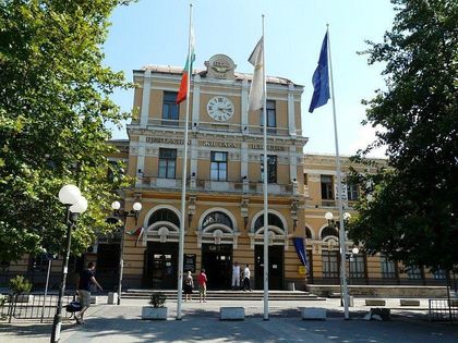 Обновяват площада пред Централна гара за 1,1 милион лева