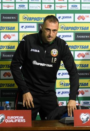 Гласят и Петев за Омония