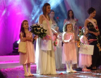 Ето я новата 18-годишна Царица на розата!