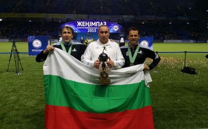 В Казахстан понесоха Мъри на ръце