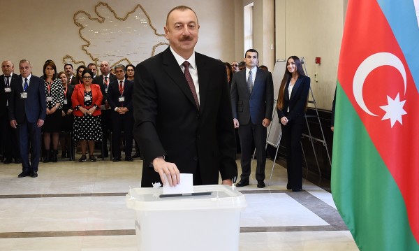 С 86%: Алиев печели четвърти мандат в Азербайджан